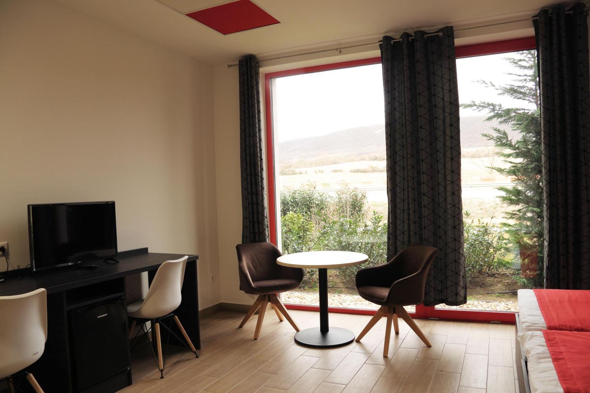 Top Hotel Vertesszolos Экстерьер фото